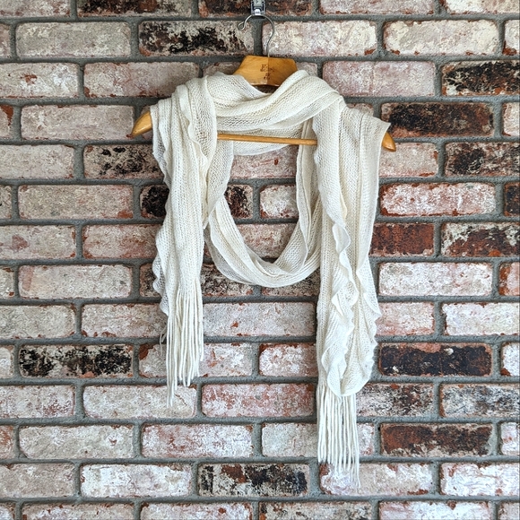 ☕ Soft Cream Ruffle Loose Knit Scarf  with Tassels - Picture 1 of 7